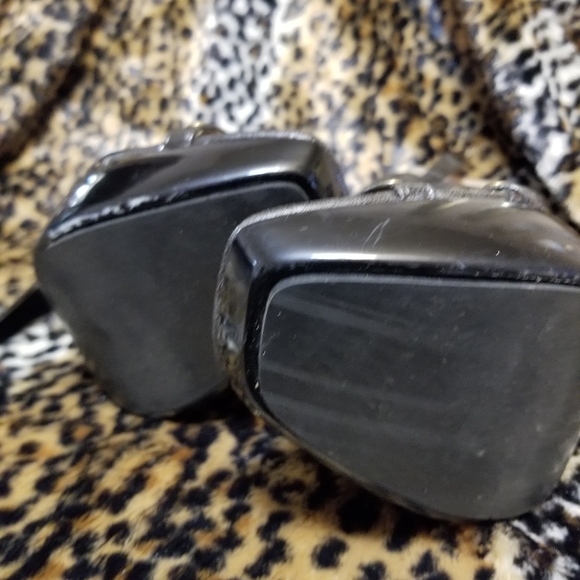 Shoes - Picture 5 of 5